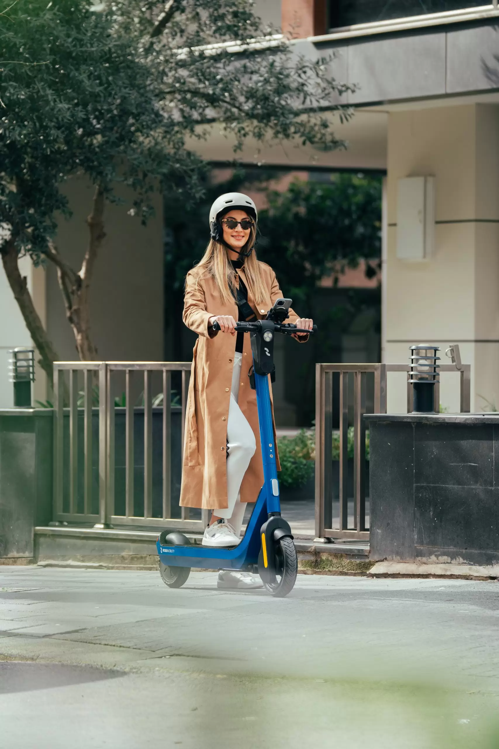 ROQU Mobility, şehir içi seyahatleri keyifli ve konforlu hale getirecek yeni elektrikli scooter modeli Unibody One'ı piyasaya sürdü. 