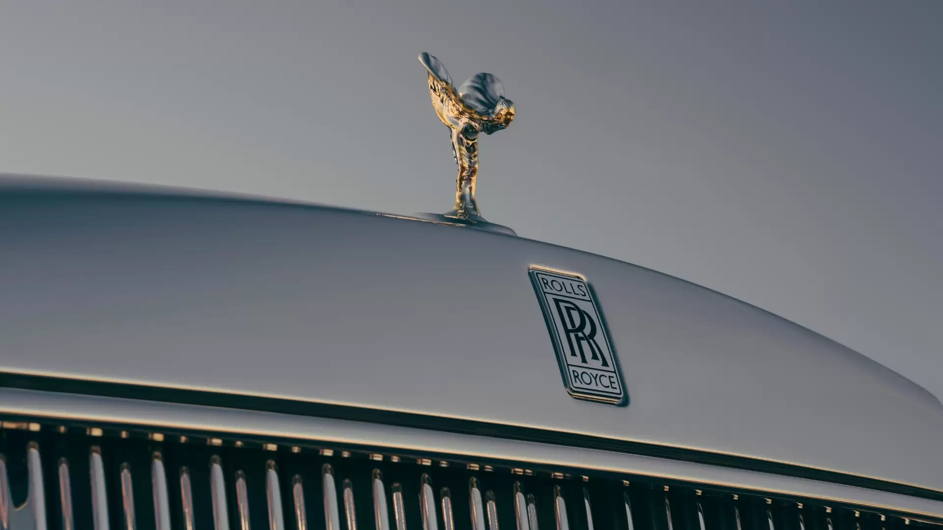 Rolls-Royce Phantom Goldfinger: Bir Bond Efsanesi Yıllar Sonra Yeniden Doğuyor