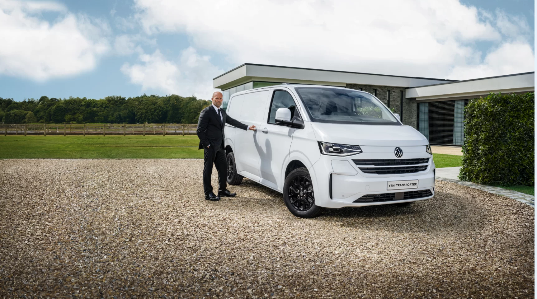 Türkiye’de Üretilen Yeni Volkswagen Transporter Satışta: İşte Tüm Detaylar