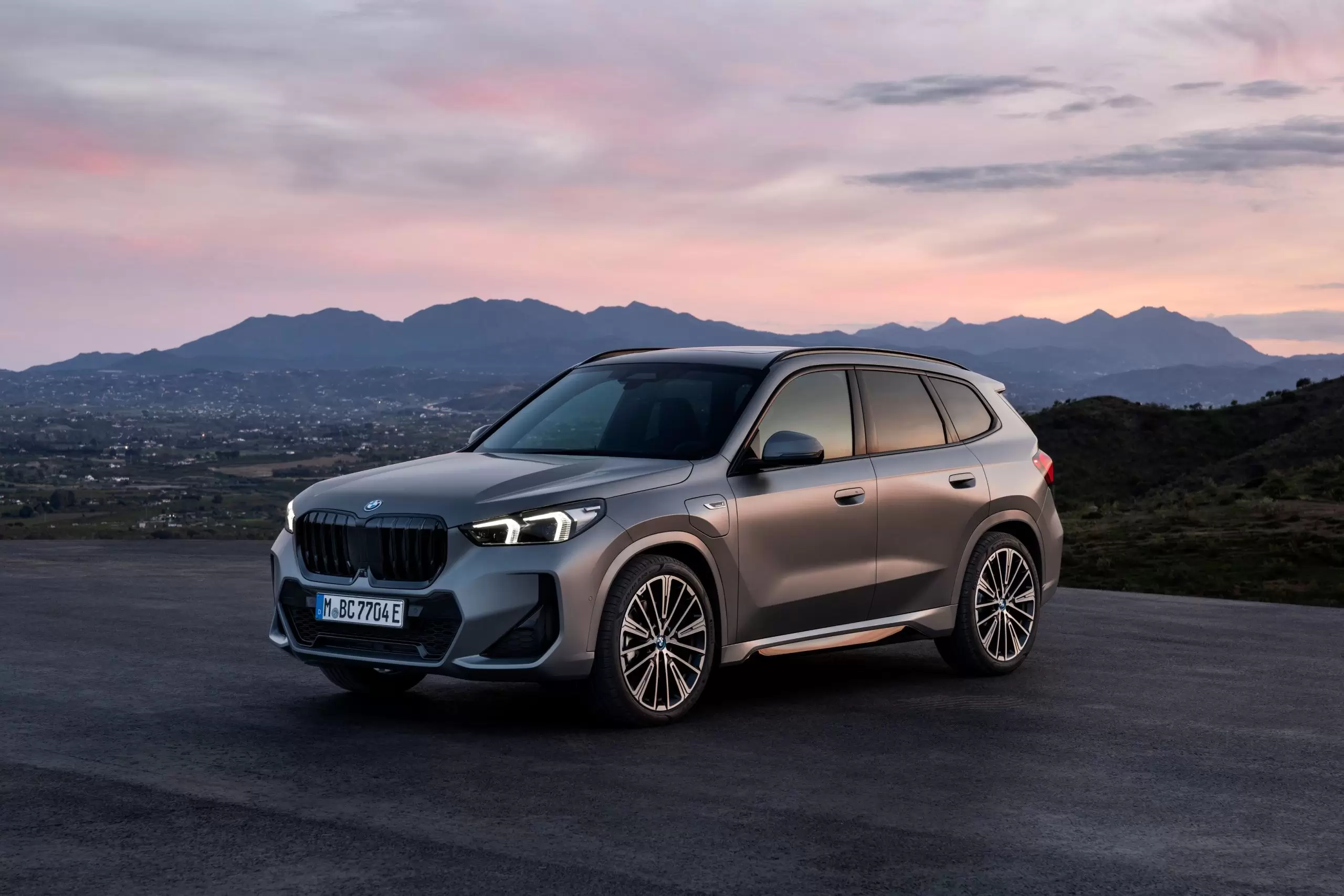 BMW X1 xDrive25e Türkiye’de Satışta! İşte Fiyatı!